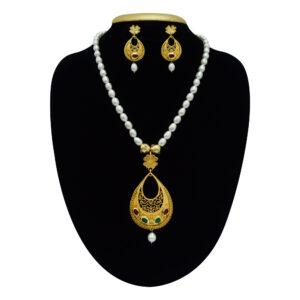 Vintage collection - Rich and Traditional Pearl Set in Ruby Emerald Pendant