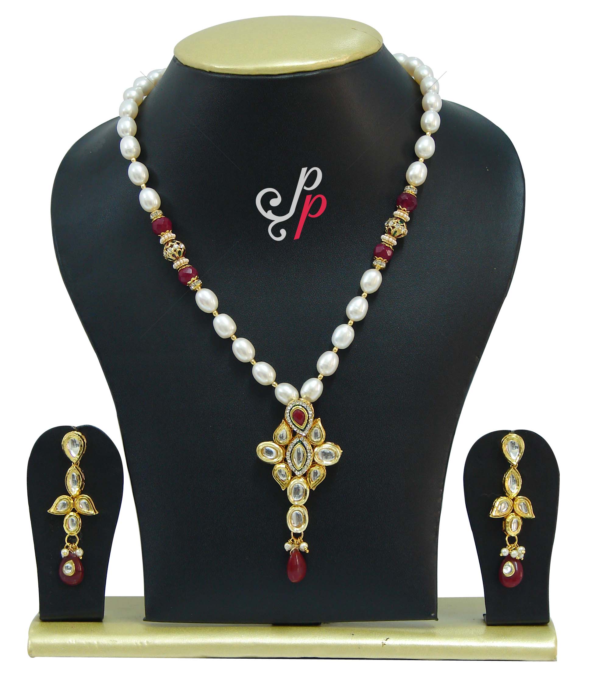 Oval Pearl necklace set in beautiful kundan