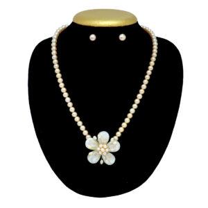 Pretty Peach Pearl Necklace in Mother of Pearl Flower Pendant