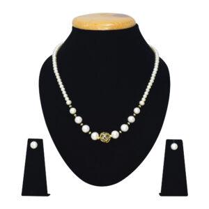 Graceful rich graduated white pearls necklace with a lovely semi-precious black onyx pendant