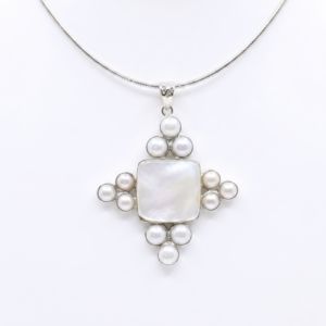 Intriguing 925 Silver Pendant With White Button Pearls & Mother of Pearl