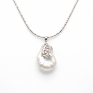 Artsy White Baroque Pearl Pendant With Decorative 925 Silver Anchor