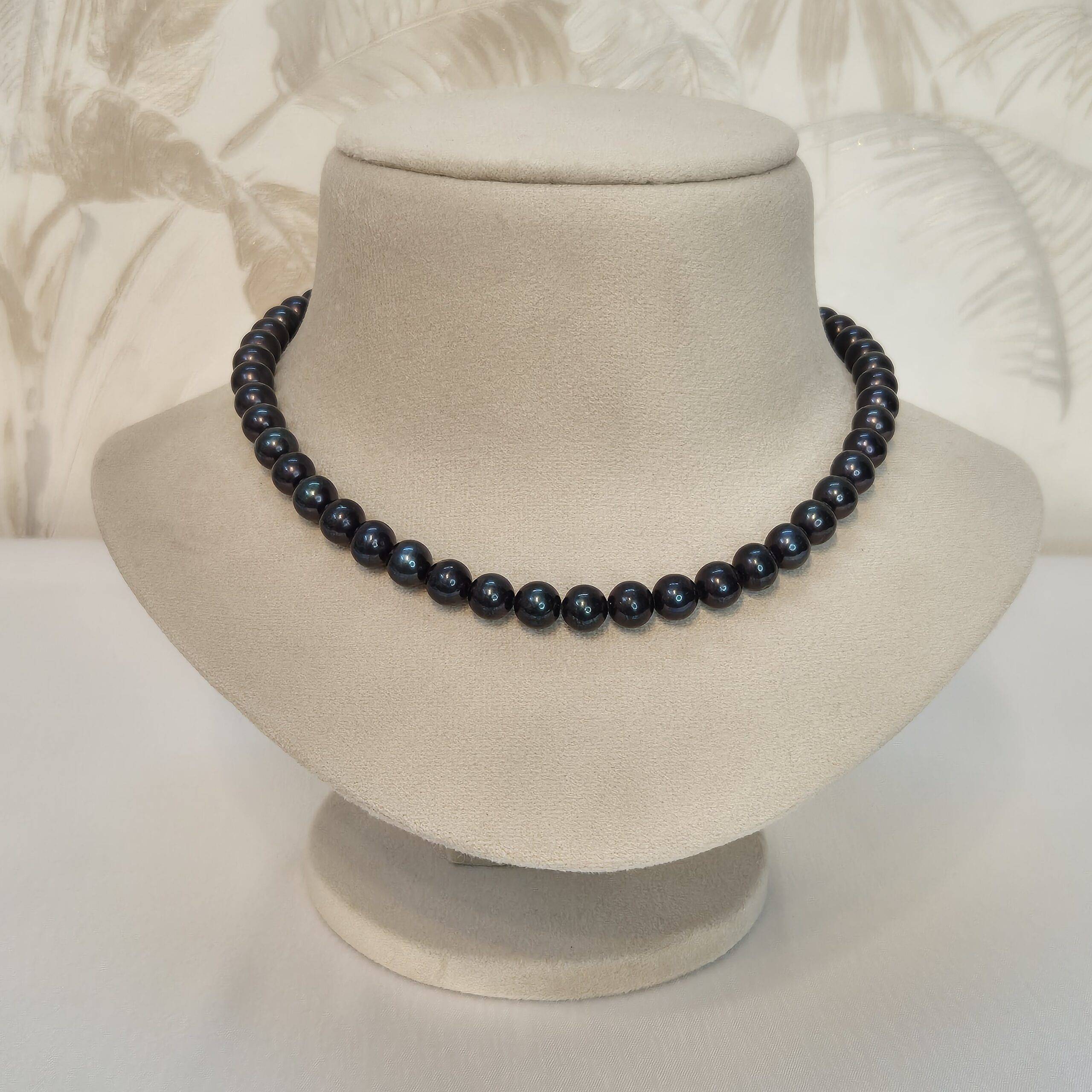 Striking Blackish Green 8.5mm Round Pearls 17Inch Single Line Necklace