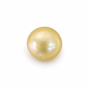 4.32 carat golden South Sea pearl, 8.4mm round, AAA quality, natural undyed colour - Pure Pearls