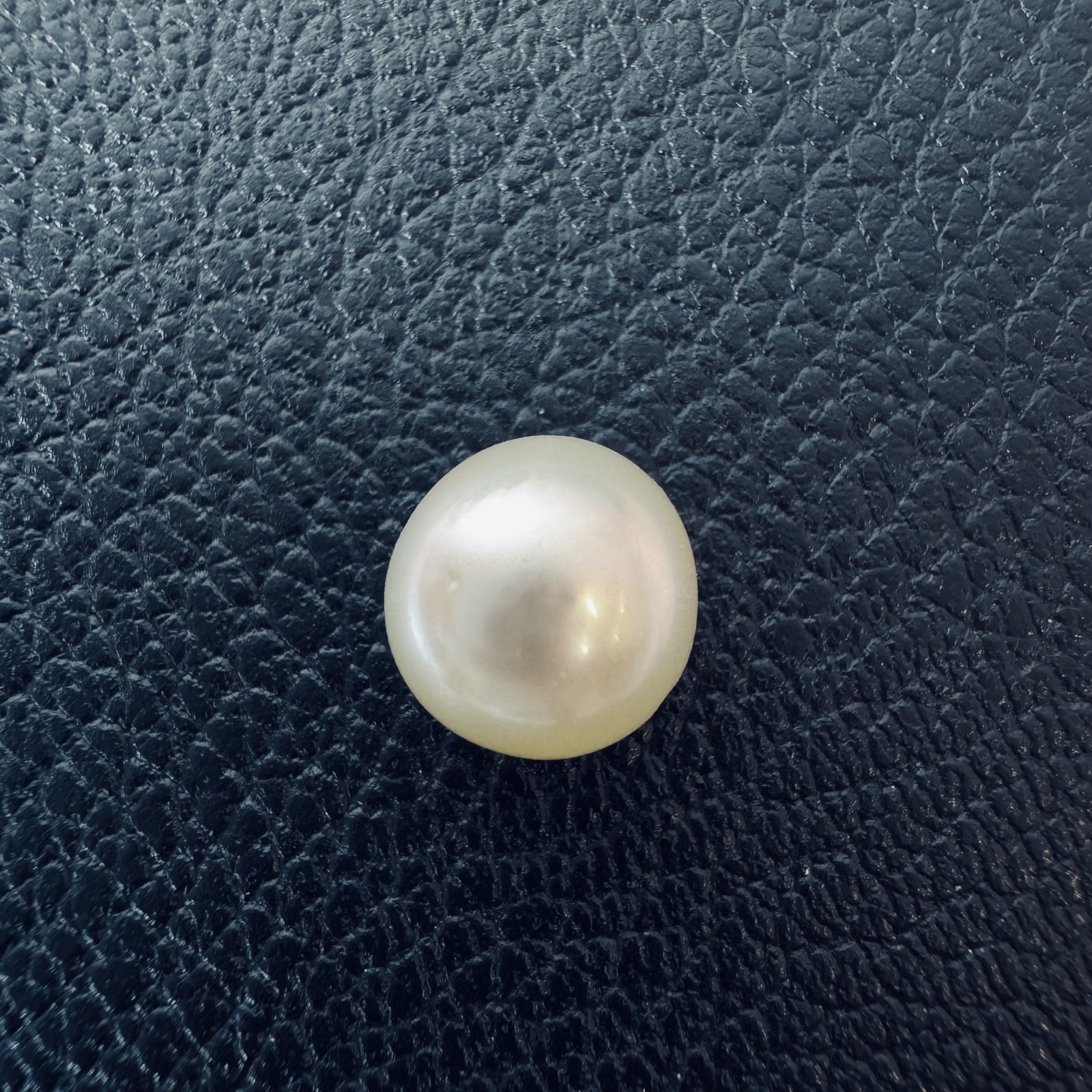 6.71 carat white South Sea loose pearl, 9.8mm round, AAA quality - Pure Pearls